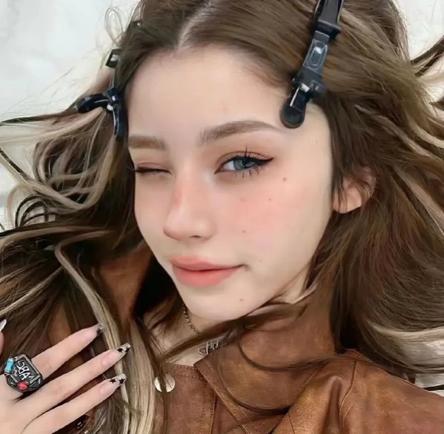 呢喃语页